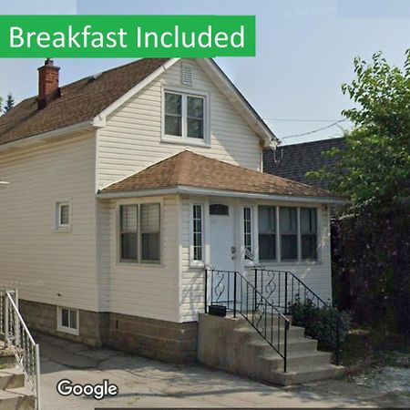 Cozy 3 Bedroom Downtown Cottage With Complimentary Breakfast Delivered Daily To The Rental 尼亚加拉瀑布城 外观 照片