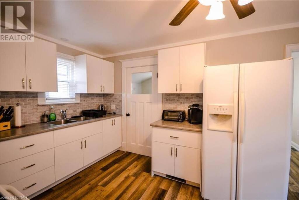 Cozy 3 Bedroom Downtown Cottage With Complimentary Breakfast Delivered Daily To The Rental 尼亚加拉瀑布城 外观 照片