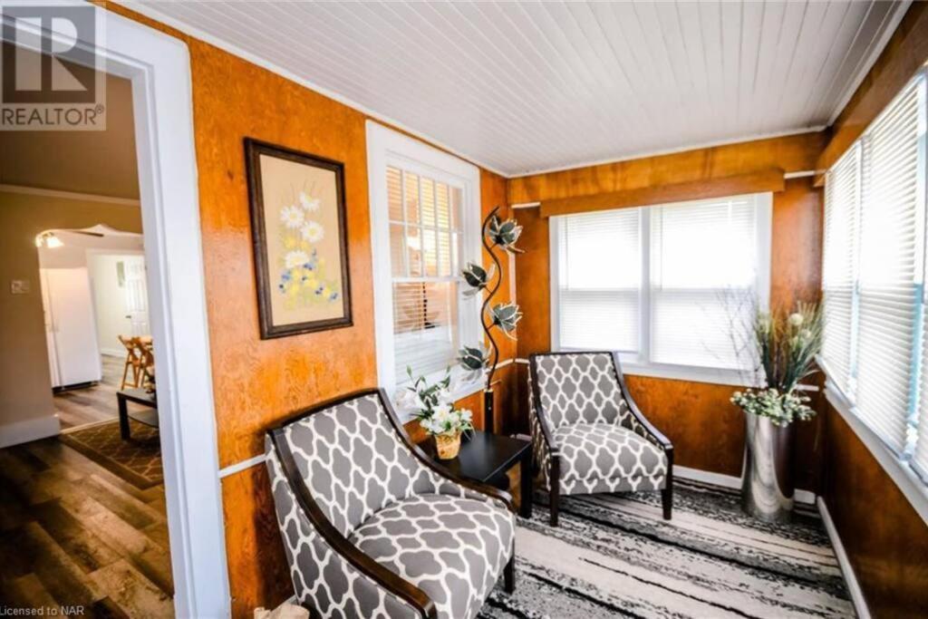 Cozy 3 Bedroom Downtown Cottage With Complimentary Breakfast Delivered Daily To The Rental 尼亚加拉瀑布城 外观 照片