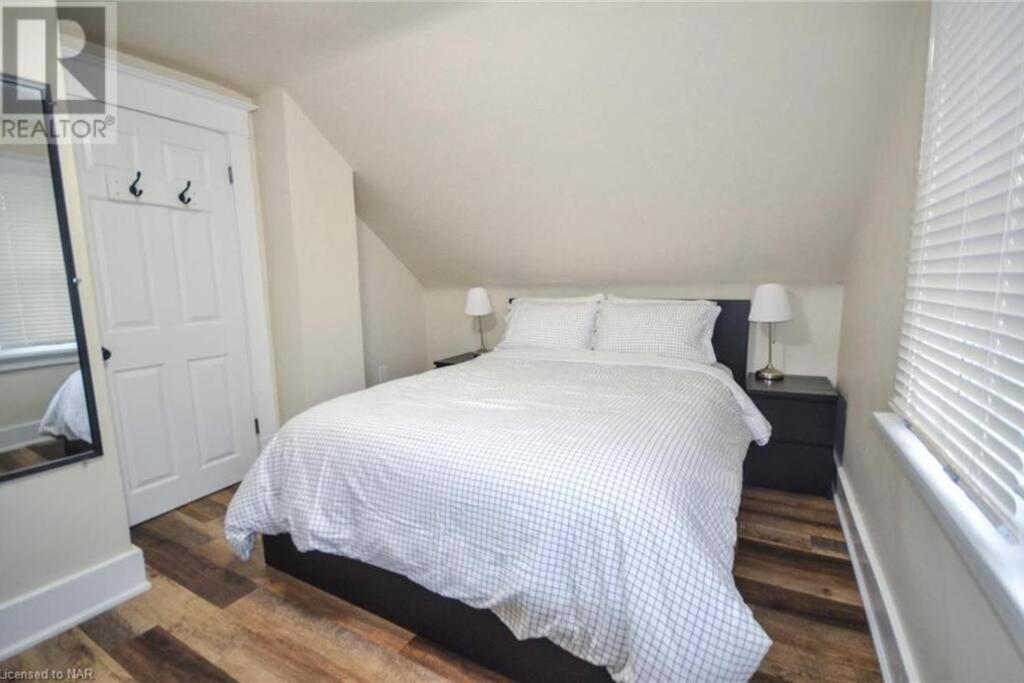 Cozy 3 Bedroom Downtown Cottage With Complimentary Breakfast Delivered Daily To The Rental 尼亚加拉瀑布城 外观 照片