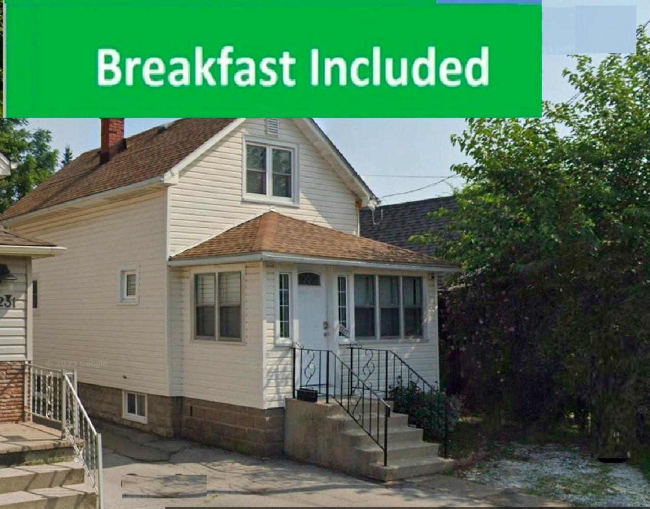 Cozy 3 Bedroom Downtown Cottage With Complimentary Breakfast Delivered Daily To The Rental 尼亚加拉瀑布城 外观 照片