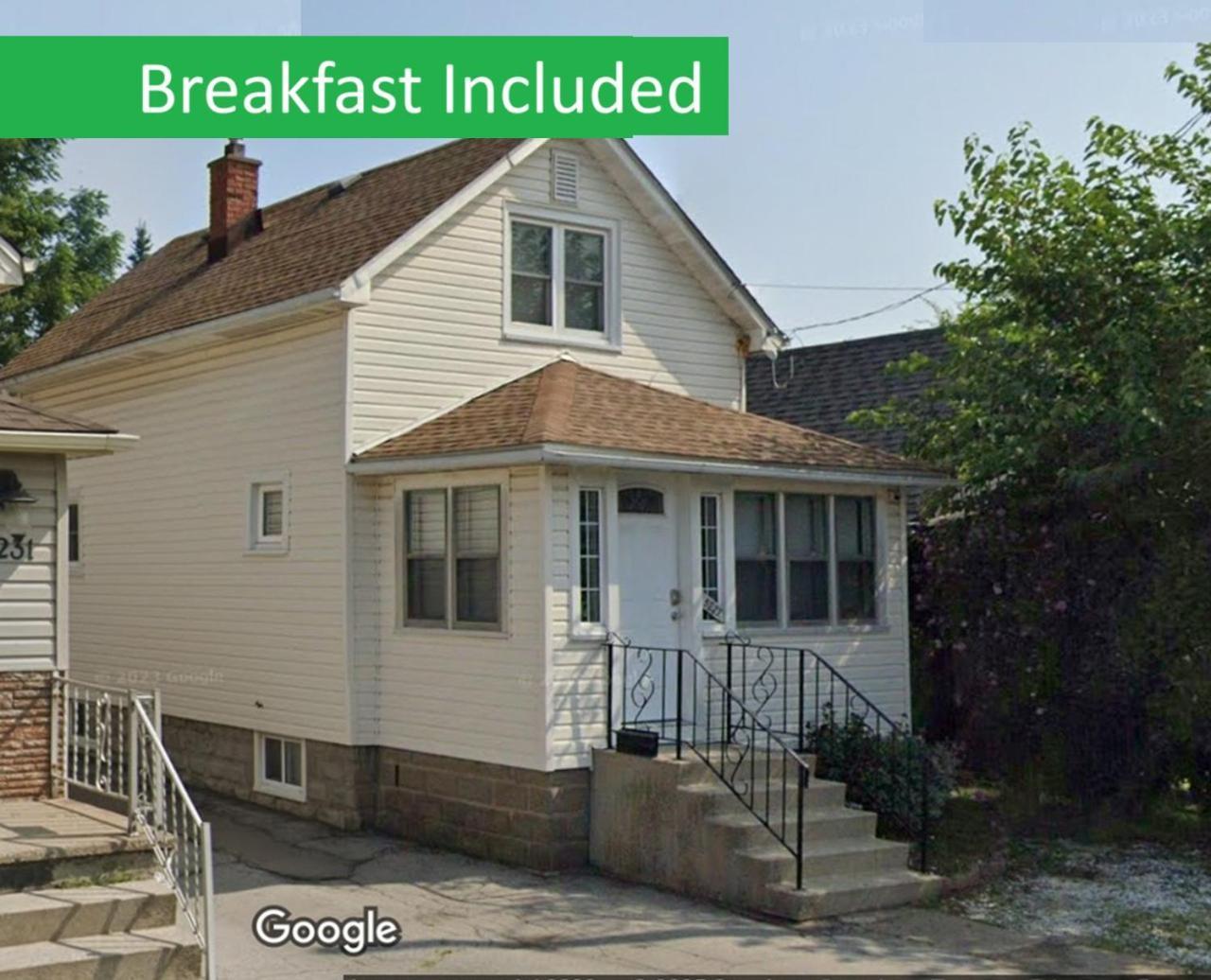 Cozy 3 Bedroom Downtown Cottage With Complimentary Breakfast Delivered Daily To The Rental 尼亚加拉瀑布城 外观 照片